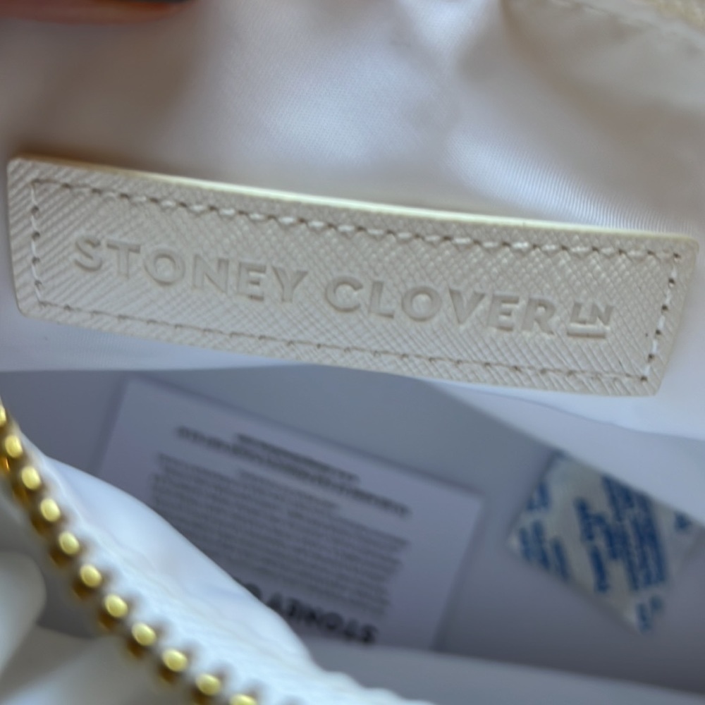 Stony CLOVER LANE NWT WHITE NYLON SCRUNCH SHOULDER BAG - Picture 7 of 8